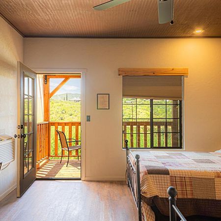 -Pet Friendly- Miners Cabin #5 -Two Double Beds - Private Balcony Тумстон Экстерьер фото