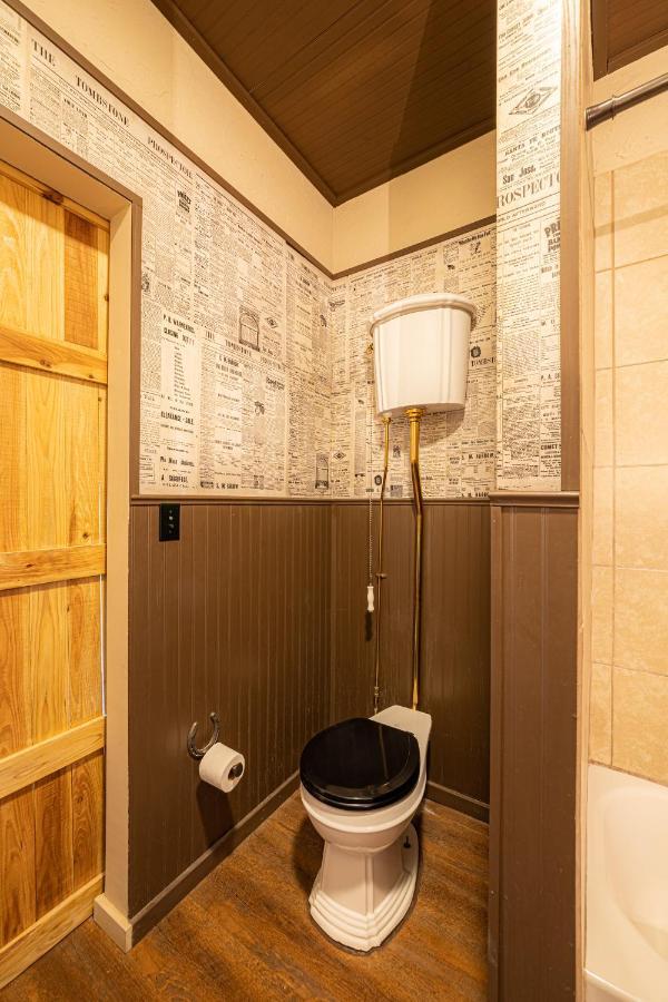 -Pet Friendly- Miners Cabin #5 -Two Double Beds - Private Balcony Тумстон Экстерьер фото