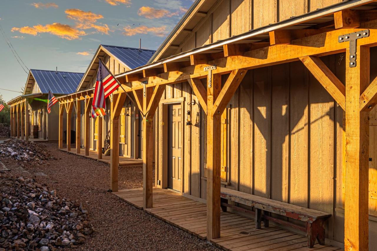 -Pet Friendly- Miners Cabin #5 -Two Double Beds - Private Balcony Тумстон Экстерьер фото